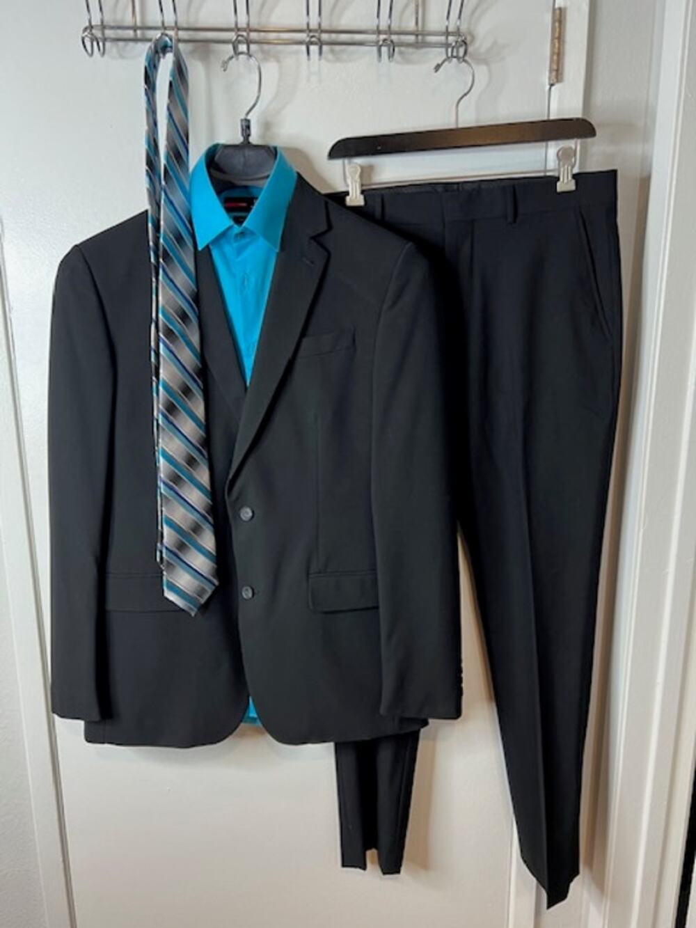 JF J.Ferrar Men's Slim Black Suit Jacket 40L/Pants 32x32 Teal Shirt M 15-15.5